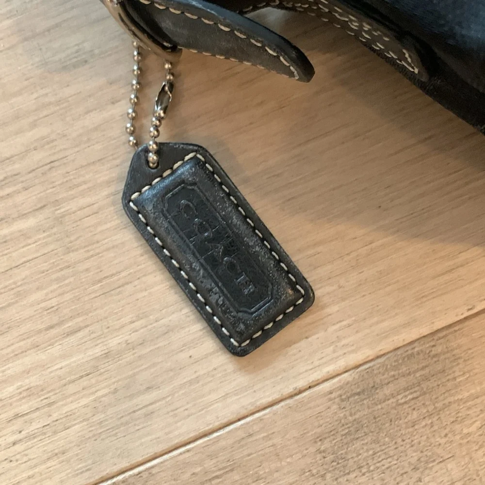 Mini Black Y2K Vintage Coach Bag - Picture 2 of 6